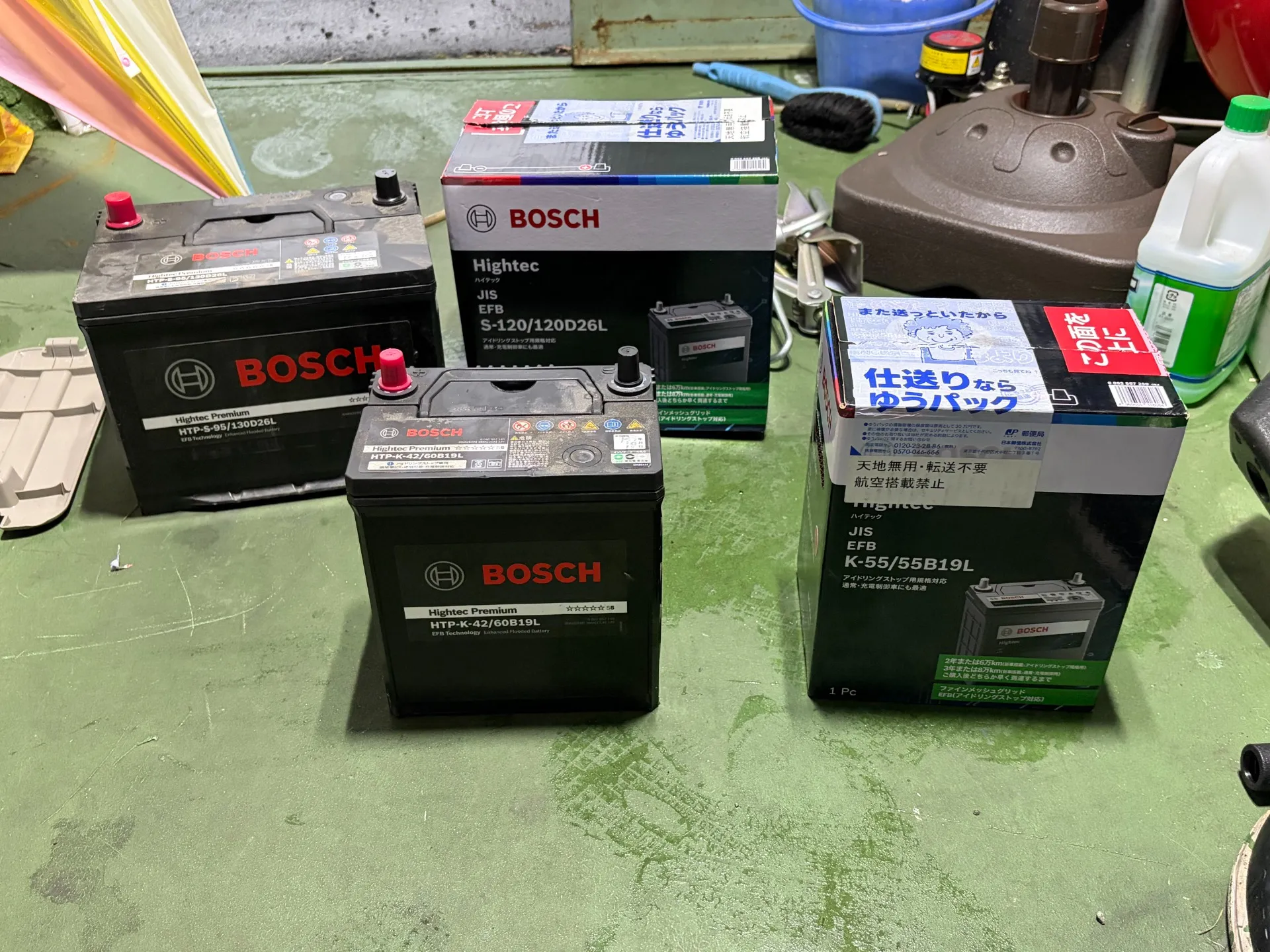 新しいバッテリー　　古いバッテリー交換　　メモリ－しながら、慎重に